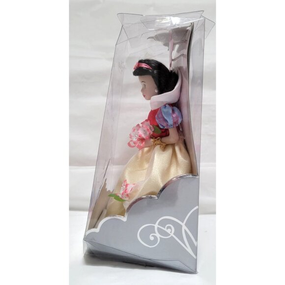 2006 Disney Princess Snow White Spring Bouquet 7" Porcelain Doll by Brass Key - Picture 2 of 7
